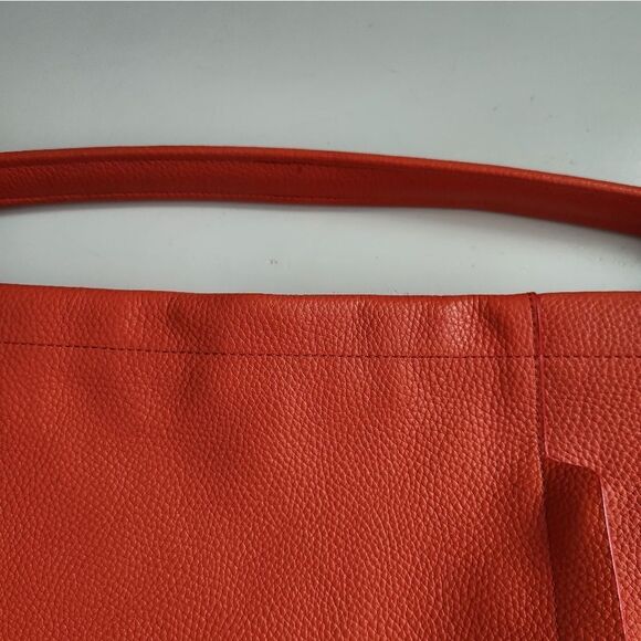 Coach Scout Hobo In Pebbled Leather - Picture 13 of 16